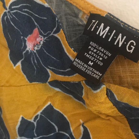 Crop top - Picture 3 of 4